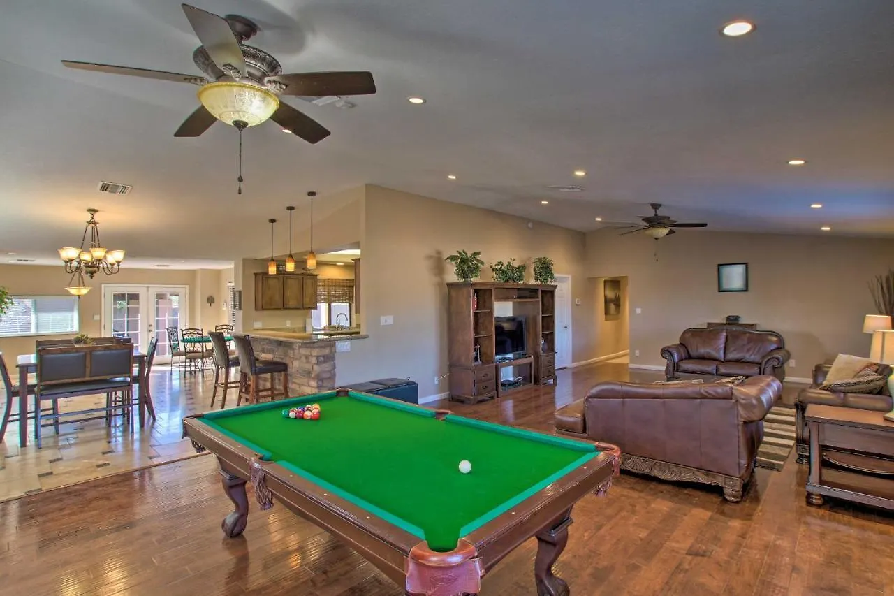 Pet-Friendly Glendale Home With Pool And Putting Green Phoenix Holiday home
