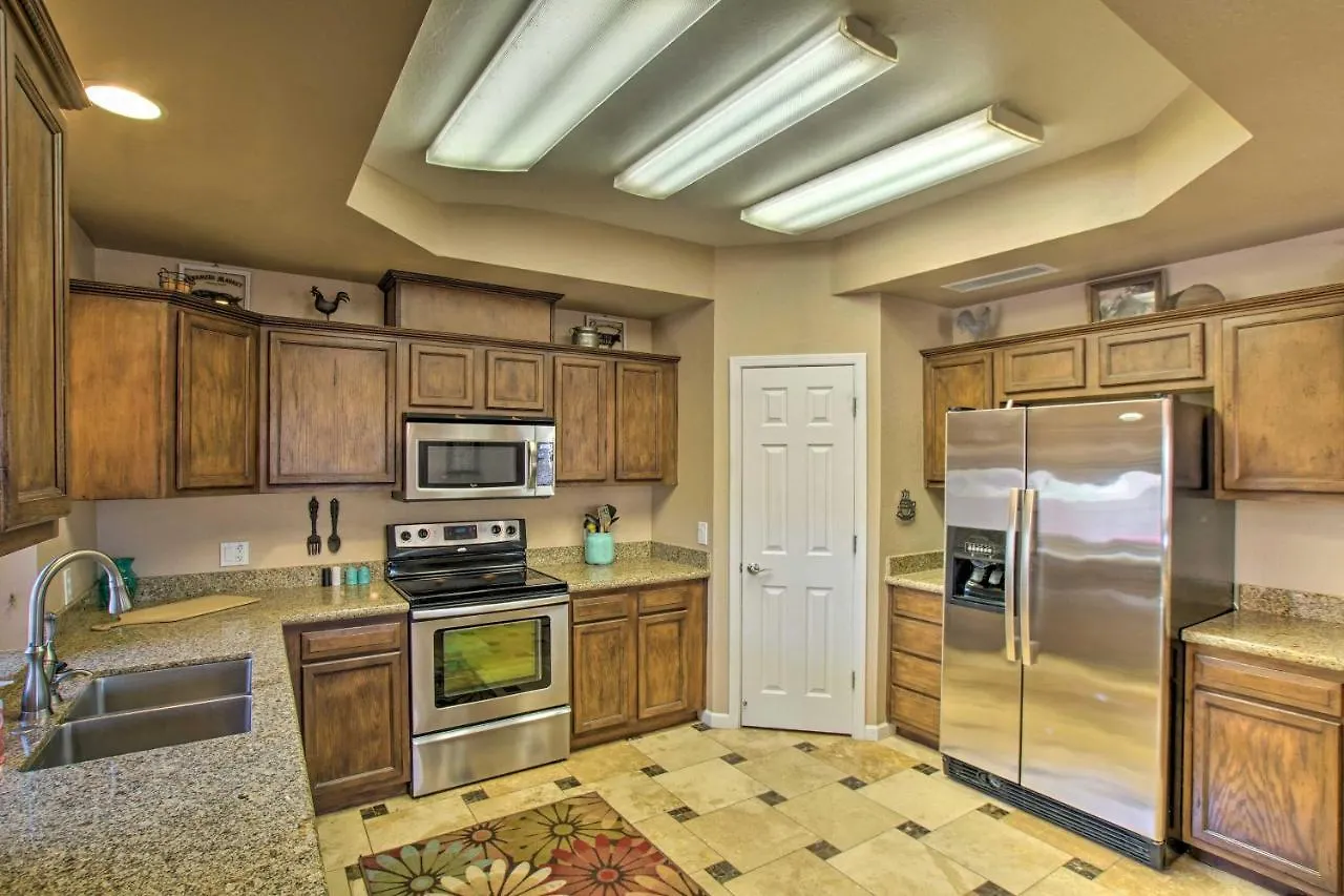 Pet-Friendly Glendale Home With Pool And Putting Green Phoenix Holiday home